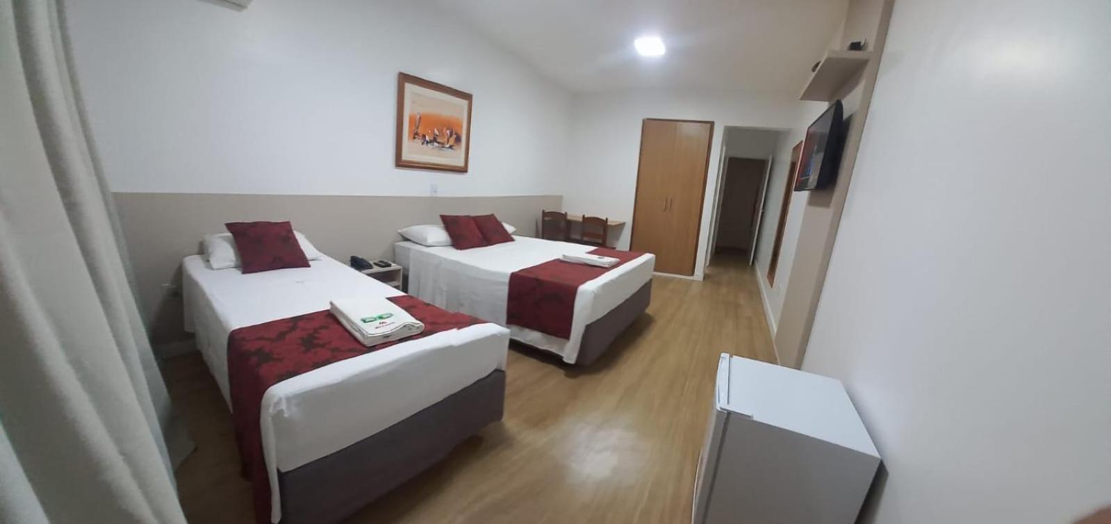 Max Hotel Нуклеу-Бандейранте Екстер'єр фото
