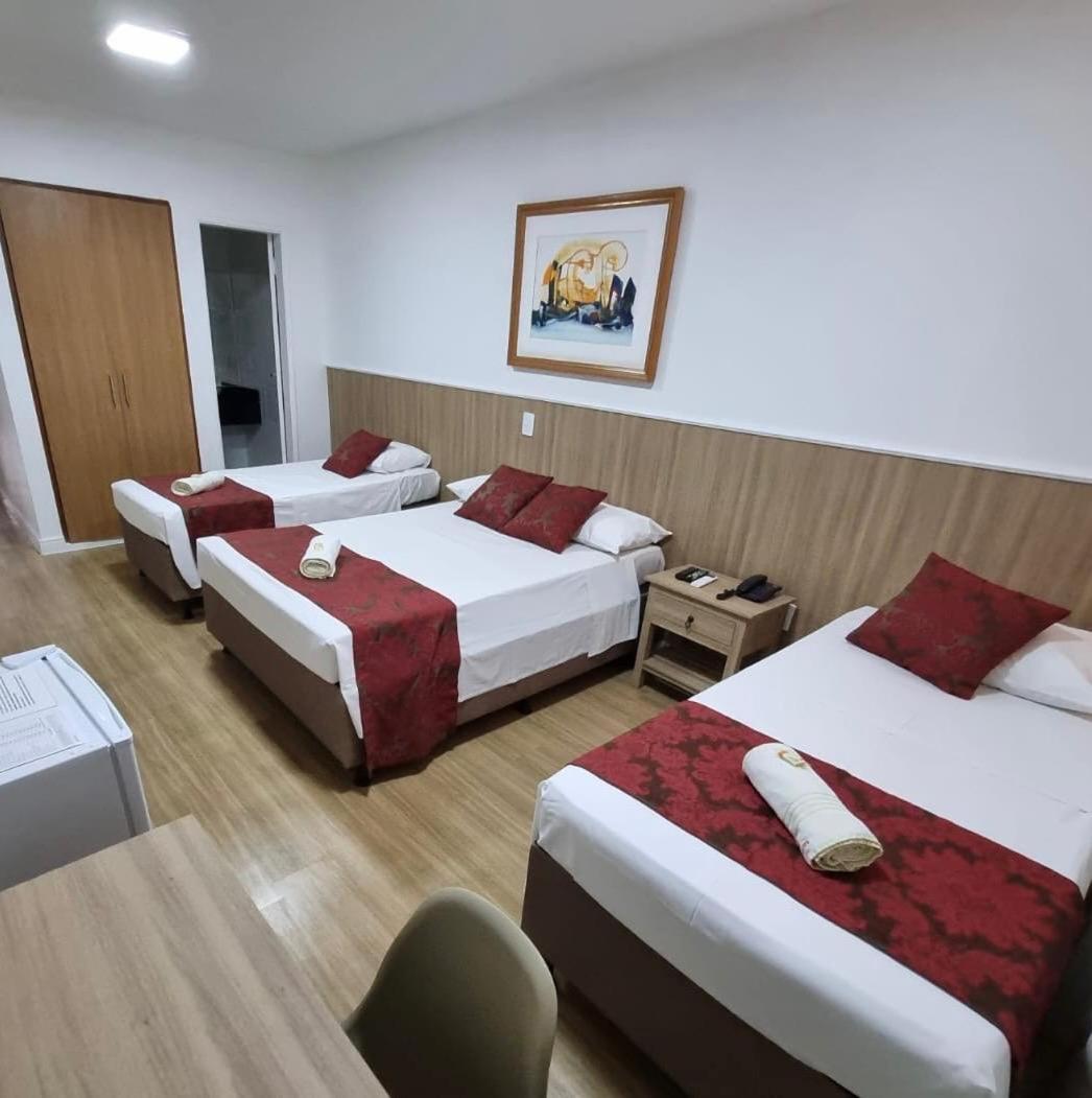 Max Hotel Нуклеу-Бандейранте Екстер'єр фото