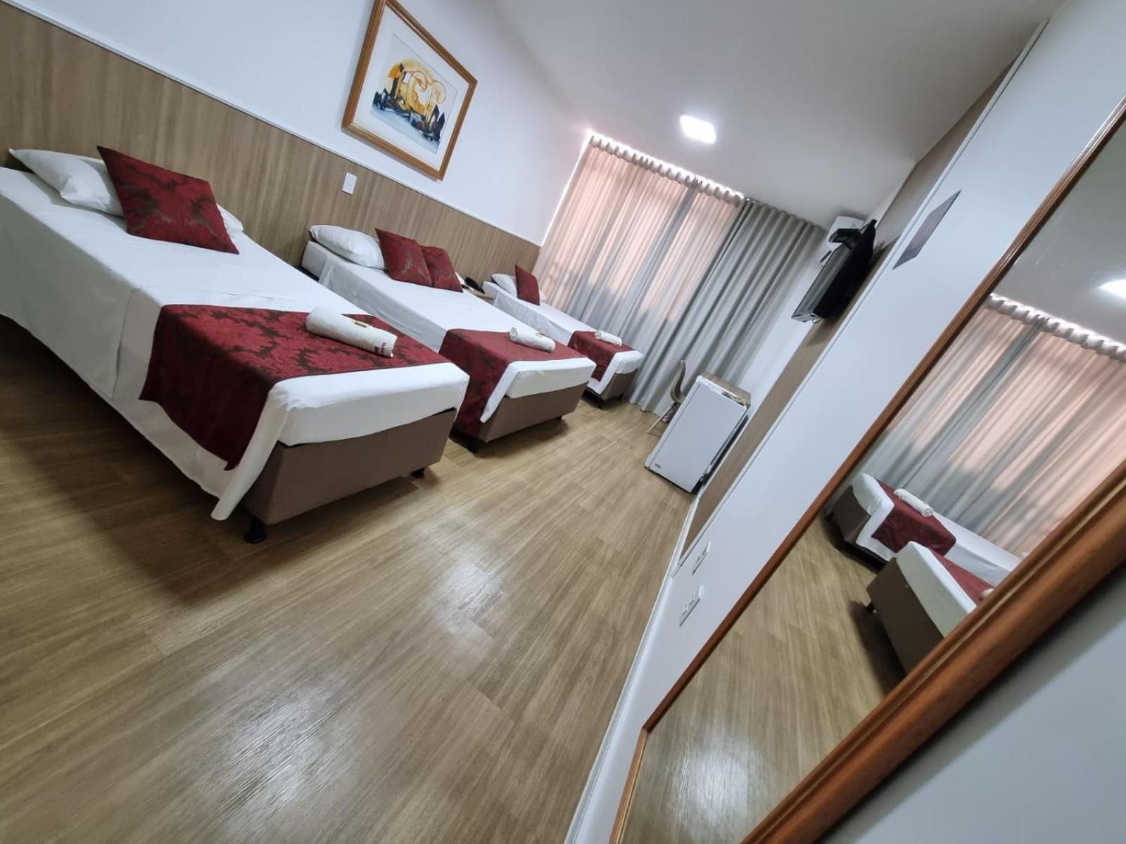 Max Hotel Нуклеу-Бандейранте Екстер'єр фото