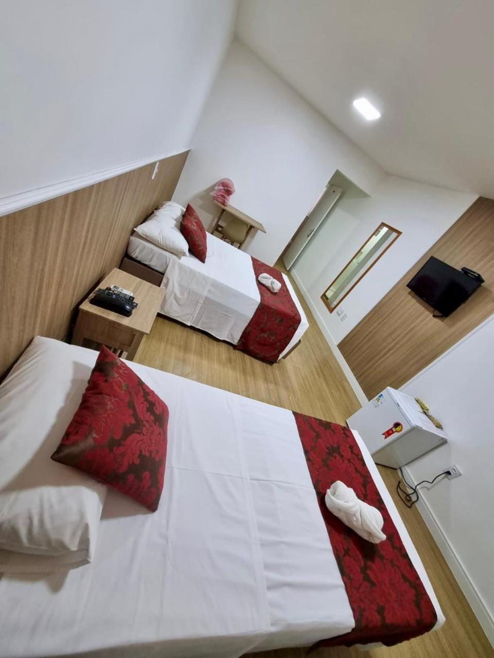 Max Hotel Нуклеу-Бандейранте Екстер'єр фото