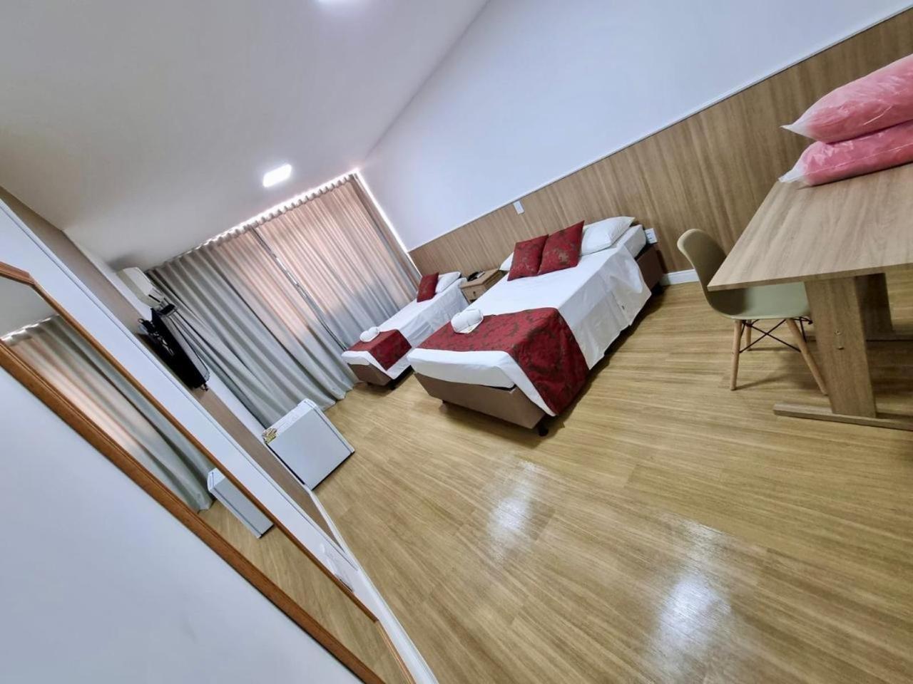 Max Hotel Нуклеу-Бандейранте Екстер'єр фото