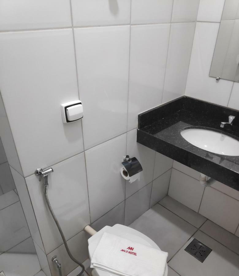 Max Hotel Нуклеу-Бандейранте Екстер'єр фото